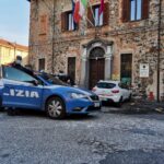 Ivrea, tentata rapina all’esterno di un supermercato: arrestato dalla Polizia di Stato