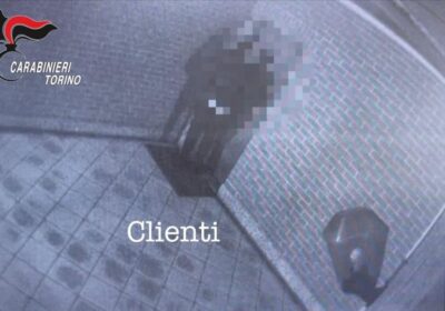 Settimo, sesso in cambio di crack: i carabinieri chiudono una casa d’appuntamenti