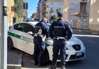 Biella, la polizia locale sequestra un ciclomotore con targa falsa