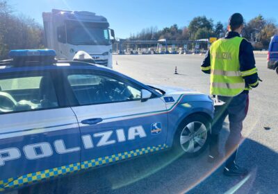 Borgo Vercelli, arrestato un camionista dalla Polstrada al casello di Vercelli Est