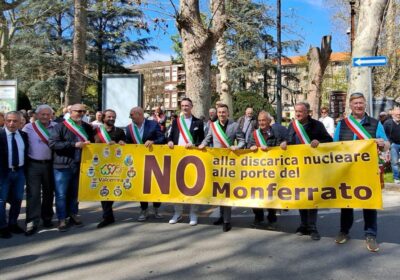 Valcerrina, ad Alessandria lo striscione dell’Unione e molti sindaci per dire no alle scorie nucleari