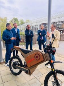 Lignea, la moto Made in Canavese tutta in legno presentata a Enrivonment Park