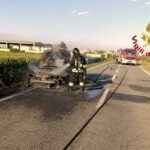 Crescentino, auto in fiamme ai Cascinotti