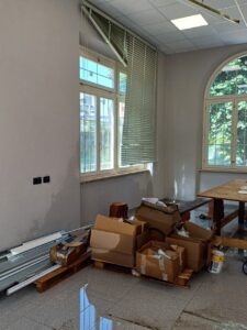 Collegno, imbecilli e infami provocano gravi danni ad una scuola che doveva aprire ad agosto