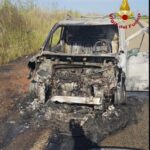 Villarboit, furgone in fiamme
