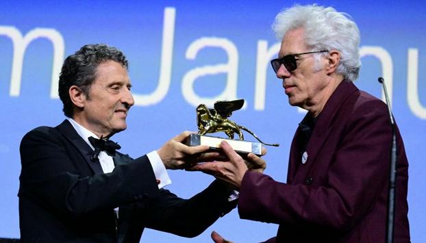 CINEMA.VENEZIA82 –  IL LEONE D’ORO A JIM JARMUSH E IL MESSAGGIO DEL CARDINAL PIZZABALLA