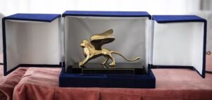 CINEMA.VENEZIA82 – I PRIMI PREMI IN ATTESA DEL LEONE D’ORO DI SABATO 6 SETTEMBRE