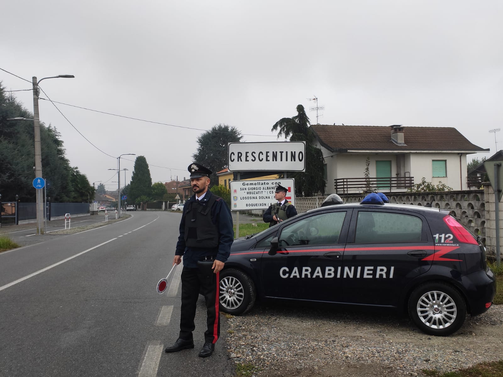 Crescentino, straniero come i pifferi di montagna: va in caserma per querelare ma viene arrestato per venire rimpatriato